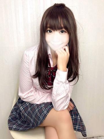 秋山ななみ