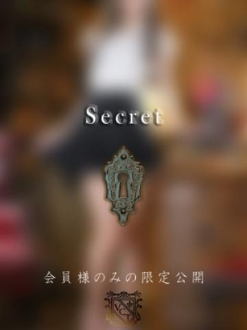 優木　日南