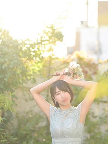 茜